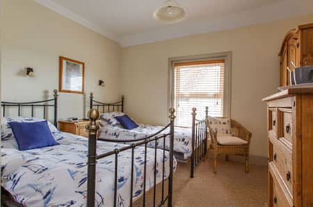 Alternative view of the twin ensuite B&B room at Alverstone in Sheringham